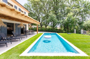 #53 St Paul Villa Swimpool AC Carpark BBQ for 8 Guest